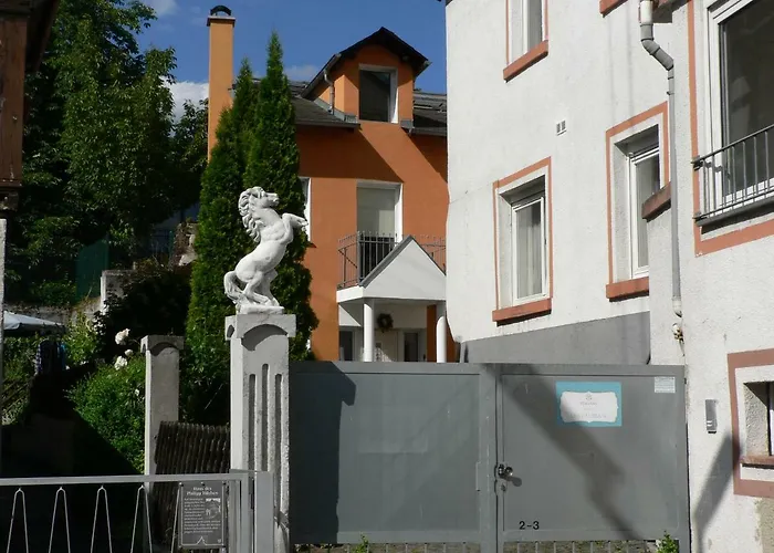 Gaestehaus Cheval Blanc *